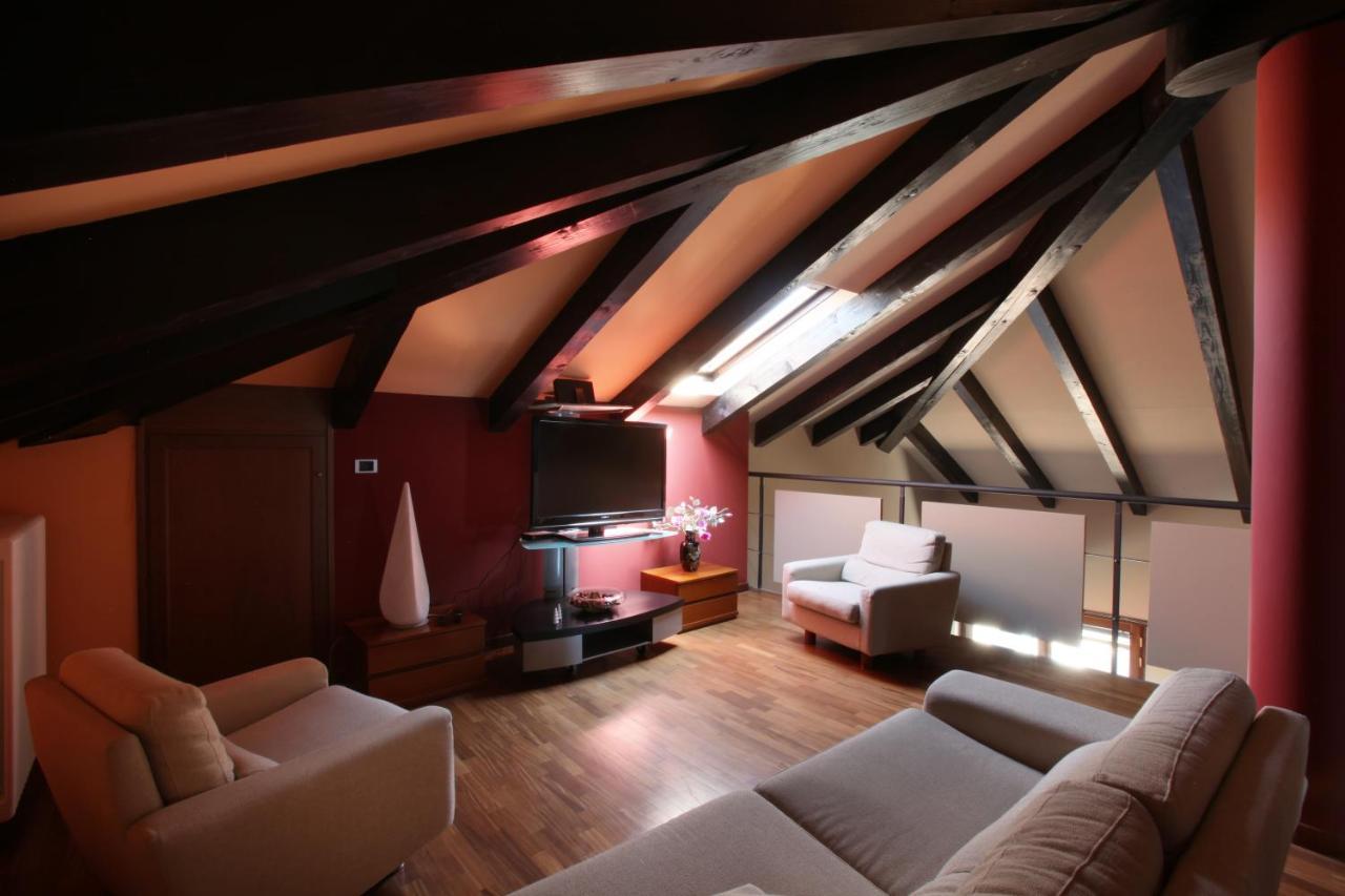 Foglizzo Bed & Brekfast Da Kate Dreams And Colors Bed & Breakfast エクステリア 写真